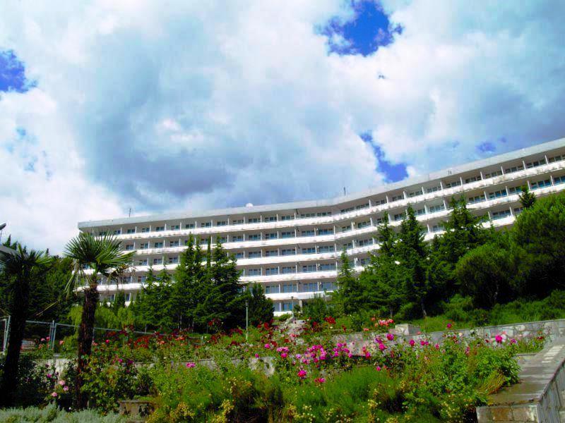 Фото территории санатория "им. Кирова"