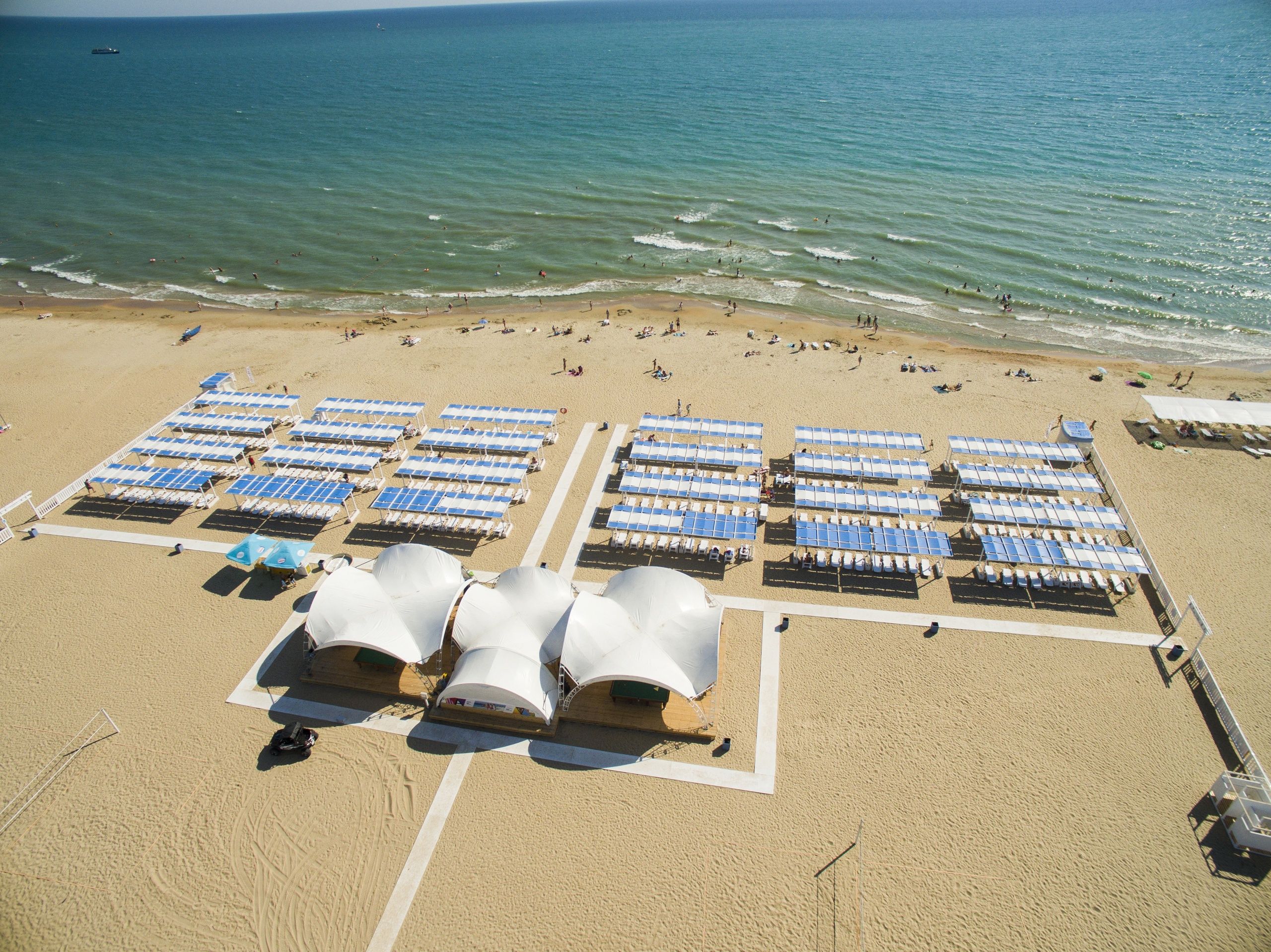 Анапа отели со своими пляжами. Отель белый пляж джемете. Эмеральд витязево пляж. Посейдон 3 витязево. Да мелия анапа.